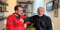 Lula recebeu Boulos em casa para uma transmissão ao vivo  Foto: Reprodução/YouTube/Lula