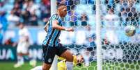 Foto: Lucas Uebel/Grêmio - Legenda: Braithwaite se adaptou rápido ao Grêmio / Jogada10