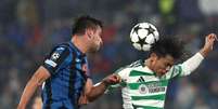  Foto: Marco Luzzani/Getty Images - Legenda: Jogadores de Atalanta e Celtic em disputa de bola na Champions / Jogada10