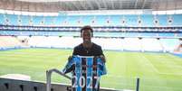 Gabriel Mec assina primeiro contrato profissional com o Grêmio (FOTO: ANGELO PIERETTI/GRÊMIO FBPA) Foto: Esporte News Mundo