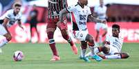 Com o resultado, os dois times seguem fora da zona de rebaixamento nessa reta final do Brasileirão. Foto: Divulgação/Flickr do Fluminense / Esporte News Mundo