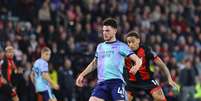 Declan Rice (Arsenal) durante jogo contra o Bournemouth, no dia 19.10.2024 Foto: Action Plus Sports Images / Alamy Stock Photo