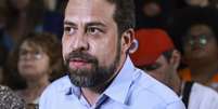 Guilherme Boulos diz que fala de Tarcísio é crime eleitoral"  Foto: depositphotos.com / thenews2.com / Perfil Brasil