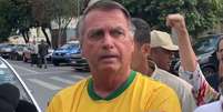 Bolsonaro em conversa com jornalistas neste domingo, 27  Foto: Reprodução/CNN