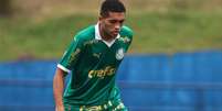 Foto: Fabio Menotti/Palmeiras - Legenda: Gabriel Vareta é um dos rostos da geração vitoriosa da base do Palmeiras / Jogada10