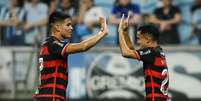 Matheus Gonçalves e Alcaraz na derrota para o Grêmio. Pedro H. Tesch/Getty Images Foto: Esporte News Mundo