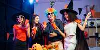 Descubra a fantasia de Halloween de cada signo e inspire  Foto: se para arrasar nas festas temáticas de Dia das Bruxas.  Shutterstock. / João Bidu