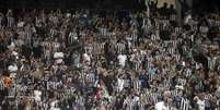  Foto: Vitor Silva/Botafogo - Legenda: Torcida do Botafogo apoiando no Nilton Santos / Jogada10