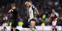  Foto: Ryan Pierse/Getty Images - Legenda: Richarlison deixa o campo apenas 26 minutos depois de entrar e ajudar o Tottenham a virar para cima do Aston Villa / Jogada10