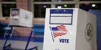 Uma vista mostra cabines de votação na Escola Elementar PS 20 Anna Silver, no Dia da Eleição para a eleição presidencial dos EUA de 2024 em Manhattan, Nova York, EUA, 5 de novembro de 2024.  Foto: REUTERS/Andrew Kelly