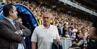  Foto: YAGIZ GURTUG/Middle East Images/AFP via Getty Images - Legenda: Mourinho quer voltar para a Inglaterra / Jogada10