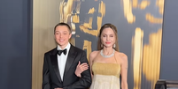 Angelina Jolie posa com o filho, Knox Jolie-Pitt, durante o Governor's Ball  Foto: Reprodução/Instagram @hollywoodreporter