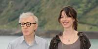 None  Foto: Woody Allen e Rebecca Hall em 2008 ( Carlos Alvarez/Getty Images) / Rolling Stone Brasil