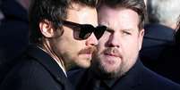  Harry Styles e o ator e comediante James Corden partem ap&oacute;s o funeral do ex-vocalista do One Direction, Liam Payne, na Igreja de Santa Maria em Amersham, perto de Londres, Gr&atilde;-Bretanha, em 20 de novembro de 2024  Foto: Toby Melville