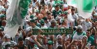 Foto: Divulgação/Palmeiras - Legenda: Torcida do Palmeiras eufórica: Verdão favorito ao título pela matemática da UFMG / Jogada10