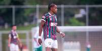  Foto: LUCAS MERÇON / FLUMINENSE F.C. - Legenda: Matheus Reis estava treinando nos profissionais do Fluminense / Jogada10