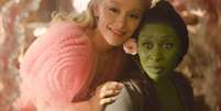 Quanto Ariana Grande e Cynthia Erivo ganharam para atuar em 'Wicked'? Após rumores sobre diferenças salariais, estúdio se pronuncia.  Foto: Reprodução, Universal Pictures / Purepeople