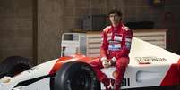 Gabriel Leone é Ayrton Senna na série da Netflix  Foto: Alan Roskyn/Netflix