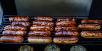 Menina de 2 anos morre após comer salsicha e pais ficam em estado gravíssimo  Foto: Foto de Phil Hearing na Unsplash / Contigo