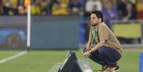 Foto: Rafael Ribeiro/CBF - Legenda: Arthur Elias em partida do Brasil contra a Austrália, neste domingo (1) / Jogada10