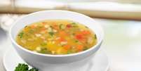 Sopa detox de legumes  Foto: Billion Photos | Shutterstock / Portal EdiCase