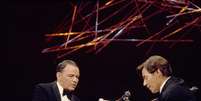 Tom Jobim e Frank Sinatra (esq.) popularizaram a Bossa Nova no mundo  Foto: Getty Images / BBC News Brasil