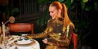 Marina Ruy Barbosa com seu vestido dourado  Foto: Andy Santana/Brazil News / Manequim