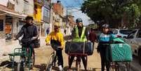 Integrantes da Ciclolog, que realiza o projeto Bike Som na periferia da zona leste de São Paulo, na região de São Miguel Paulista. Foto: Leticia Nayara