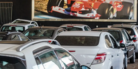 Imagem mostra carros.  Foto: Rafa Neddermeyer/Agência Brasil