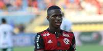 Vini Jr. com a camisa do Flamengo  Foto: Getty Images/NurPhoto