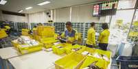 Metade dos trabalhadores dos Correios teve desconto no pagamento do 13° salário. Foto: Joédson Alves/Agência Brasil / Estadão