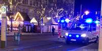 Mercado de Natal foi esvaziado e organizadores pediram a visitantes que deixem o centro da cidade; suspeito foi preso  Foto: DW / Deutsche Welle