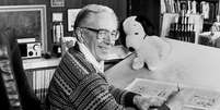 Charles M. Schulz desenhou seus adorados personagens por 50 anos, até sua aposentadoria forçada por razões de saúde. Foto: Getty Images / BBC News Brasil