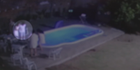 Câmeras de segurança flagraram momento em que menino foi atingido por bala perdida  Foto: Reprodução/RPC