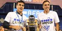  Foto: Divulgação/Vélez Sarsfield - Legenda: Leandro Desábato foi Campeão Argentino como auxiliar de Gustavo Quinteros / Jogada10