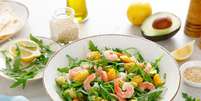 Salada de camarão com manga Foto: Sea Wave | Shutterstock / Portal EdiCase