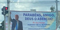 Dois outdoors instalados em Goiânia viralizaram nas redes sociais  Foto: Reprodução