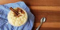 Imagem mostra arroz-doce cremoso.   Foto: Guia da Cozinha