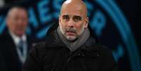 Pep Guardiola durante a vitória do City sobre o Saltford.   Foto: Gareth Copley/Getty Images / Esporte News Mundo