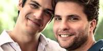 Félix (Mateus Solano) e Niko (Thiago Fragoso) deram um beijo apaixonado no último capítulo de Amor à Vida.  Foto: Reprodução, TV Globo / Purepeople