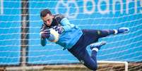 Marchesín, em treino pelo Grêmio. Foto: Lucas Uebel/GFBPA / Esporte News Mundo