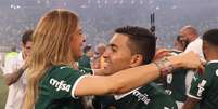 Leila e Dudu durante as comemorações do Campeonato Paulista de 2022; três anos depois, clima é tenso entre atacante e dirigente  Foto: Divulgação/Palmeiras/Cesar Greco