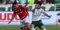  Foto: Cesar Greco/Palmeiras - Legenda: Jogadores de Noroeste e Palmeiras em disputa de bola no Paulistão / Jogada10