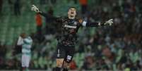  Foto: Manuel Guadarrama/Getty Images - Legenda: Tiago Volpi busca liberação do Toluca, do México / Jogada10