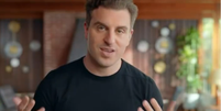 Brian Chesky, cofundador e CEO do Airbnb Foto: Reprodução/Instagram