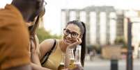 Na hora de beber cerveja é importante ficar atento ao número de calorias   Foto: Freepik