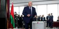 Lukashenko deposita voto: "O importante é que as eleições sejam reconhecidas pelos belarussos", afirmou Foto: DW / Deutsche Welle