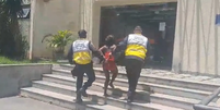 A mulher foi presa por agentes da Operação Segurança Presente, do governo do Rio de Janeiro  Foto: Reprodução