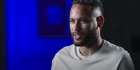 Neymar em entrevista no início de sua trajetória no Al-Hilal: gerando valiosa visibilidade por onde passa  Foto: Reprodução