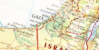 Localizada no Oriente M&eacute;dio, a Faixa de Gaza &eacute; limitada pelo Mar Mediterr&acirc;neo a oeste, Israel ao norte e leste, e Egito ao sul  Foto: Canva Fotos / Perfil Brasil